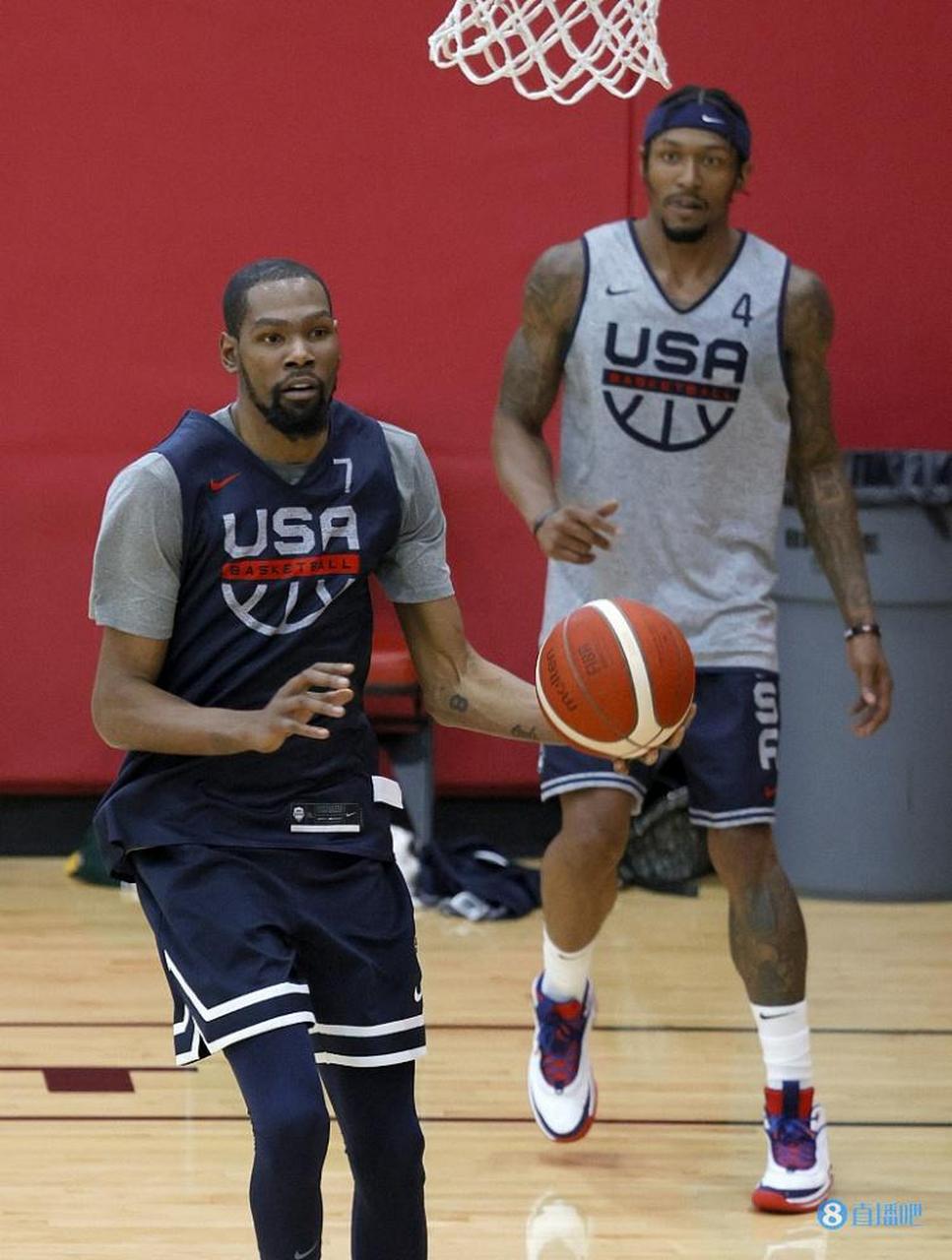 深圳队碾压天津队,杜兰特点燃赛场 深圳队碾压天津队,杜兰特点燃赛场