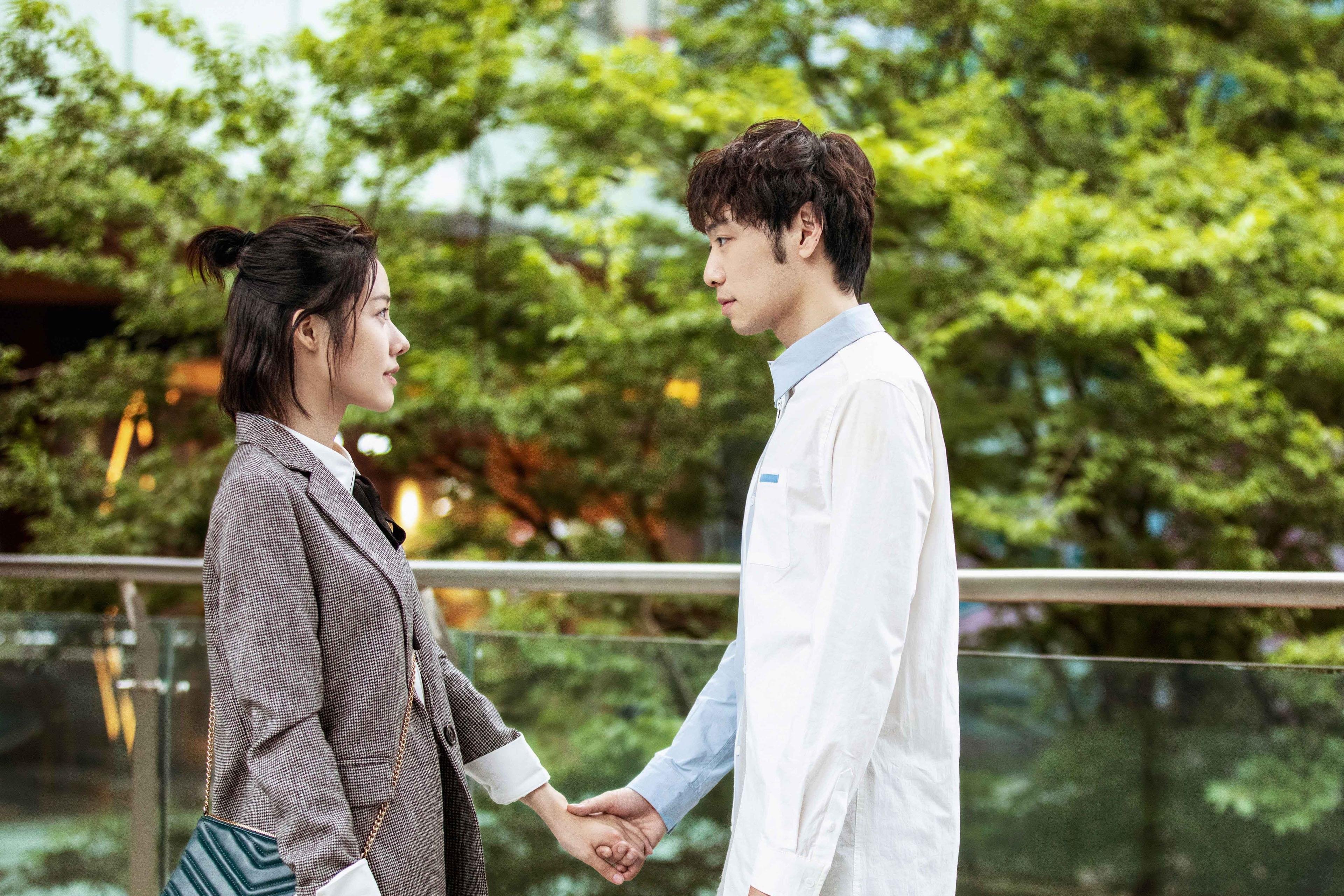 爱游戏APP-双城记，霍勒迪守护绿色荣耀，布克灼穿菲尼克斯夜空