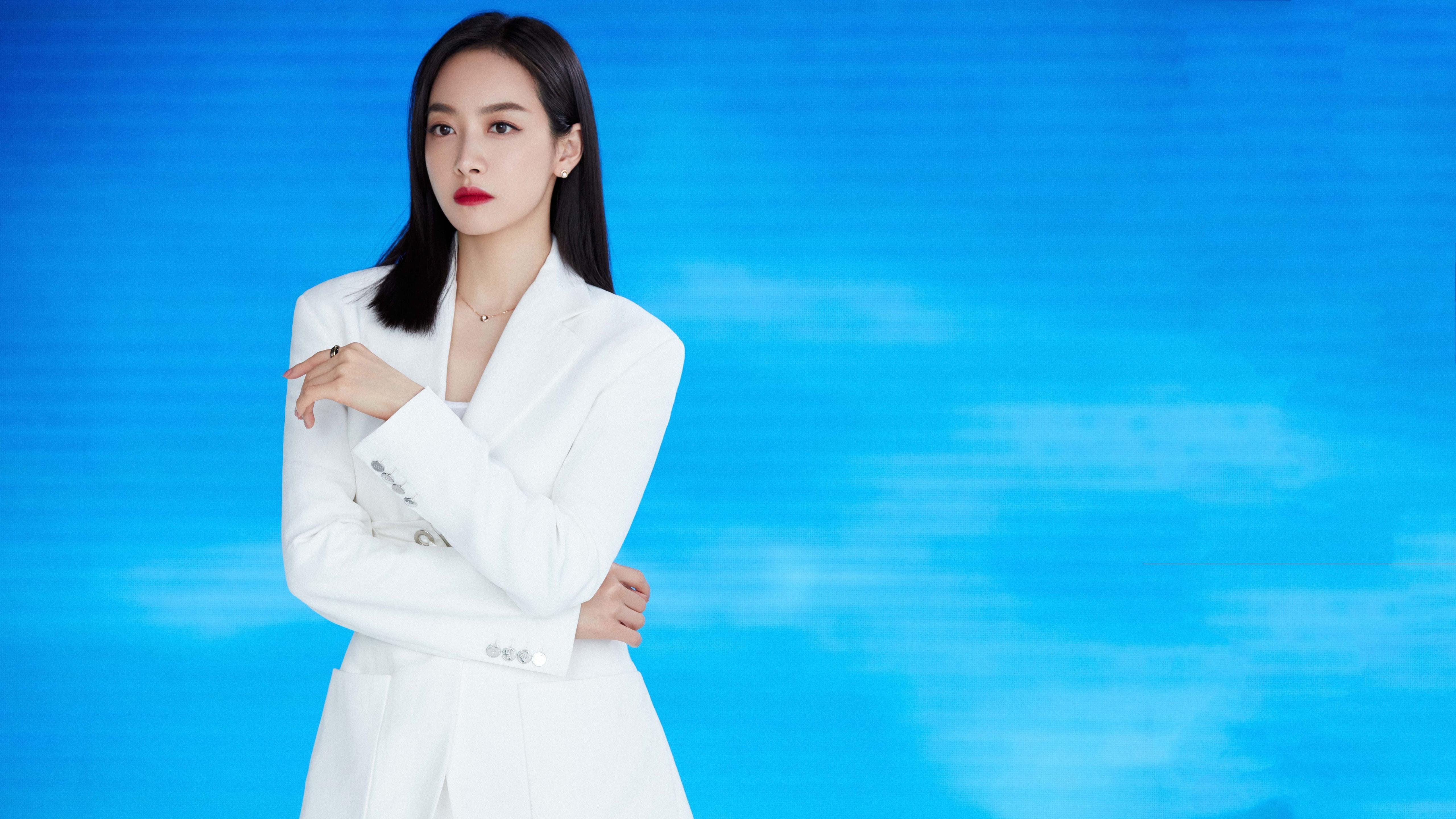 轰鸣与绝杀，当F1赛道遇见篮球终场哨